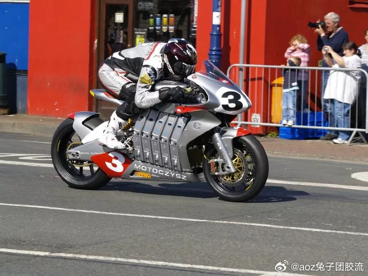 img-17061984916361f8666301af1af0ea0e198706f72b441597eff77ee33aad517f891cf23f77995.jpg