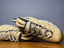 059-Reebok Dunkmob mid|||奥尼尔在reebok时期的一双经典球鞋，与preacher是脚前脚后的作品，透露出的气质也比较相似。