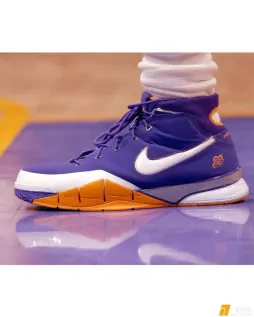 07、08年那会的球鞋，现在看别有一番感觉。 ​​​👟