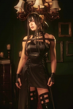 来自桃兎もも的《间谍过家家》约尔cosplay，确实是个格斗系杀手