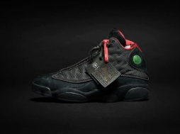 Biggie Smalls x Air Jordan XIII  Jordan品牌与克里斯托弗·华莱士纪念基金会为已故说唱歌手The NOTORIOUS B.I.G.推出23双AJ13特别纪念版，从1月23日到2月3日在苏富比...