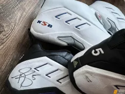 Adidas hoistin in 1-2代球鞋PE，你知道都有谁穿过吗？  Images via 2k5collector ​​​