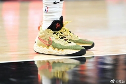 Ben Simmons & Nike Zoom G.T. Run PE  ©Adam Hagy ​​​