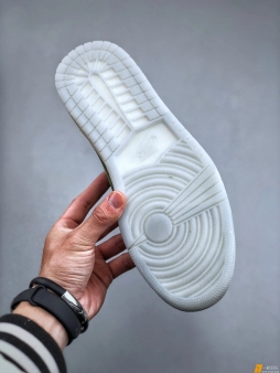 |||本地💰260 Air Jordan 1 Low 龙年限定 AJ1乔1低帮休闲板鞋 Air Jordan 1 Low OG “Chinese New Year” 穿着专属Air Jordan，庆祝中国新年。