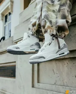 WMNs Air Jordan 3 White/Silver  日常你还能经常见到穿AJ的女孩儿么？