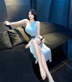 美女姐姐的性感大长腿，不去蹬三轮实在可惜！