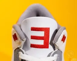 在2022年超级碗中场秀中 艾米纳姆上脚的Air Jordan 3 Eminem PE 细节图