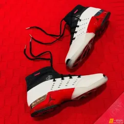 Infinite Archives x Air Jordan XVII Low  Infinite Archives品牌将于今年秋季推出两款AJ17 Low联名版本，预计最快将于9月到来❤️💜