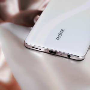 OPPO 推出以高性价比为卖点的 realme X 系列手机